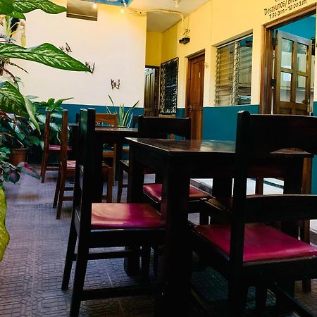 Hostal Fachente Леон Экстерьер фото