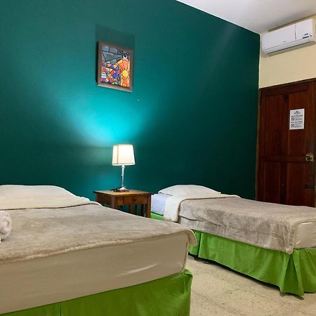 Hostal Fachente Леон Экстерьер фото